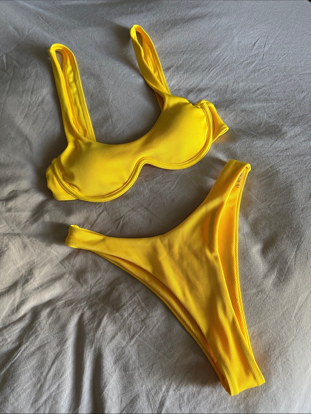 Yellow Ribbed Underwire Bikini Set